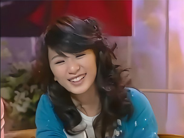 妈妈：我的女儿是最～漂亮的～～
