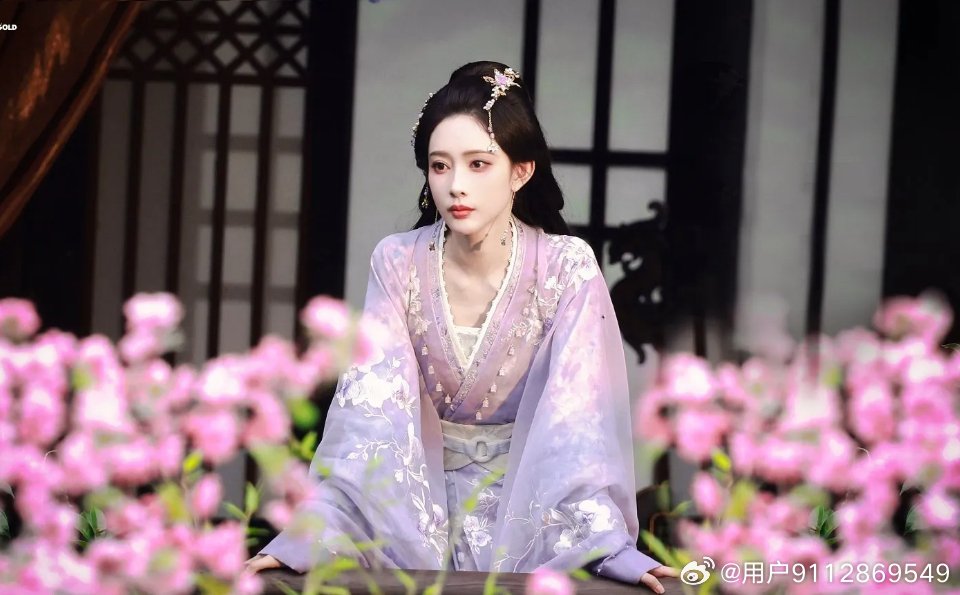 #孟子义[超话]# mzy[心][心][心]#向全世界安利孟子义##丁禹兮躺在孟子义的腿上# 他们都说世界上怎么会有这么好美的古装美人，孟子义不会是穿越吧 ​