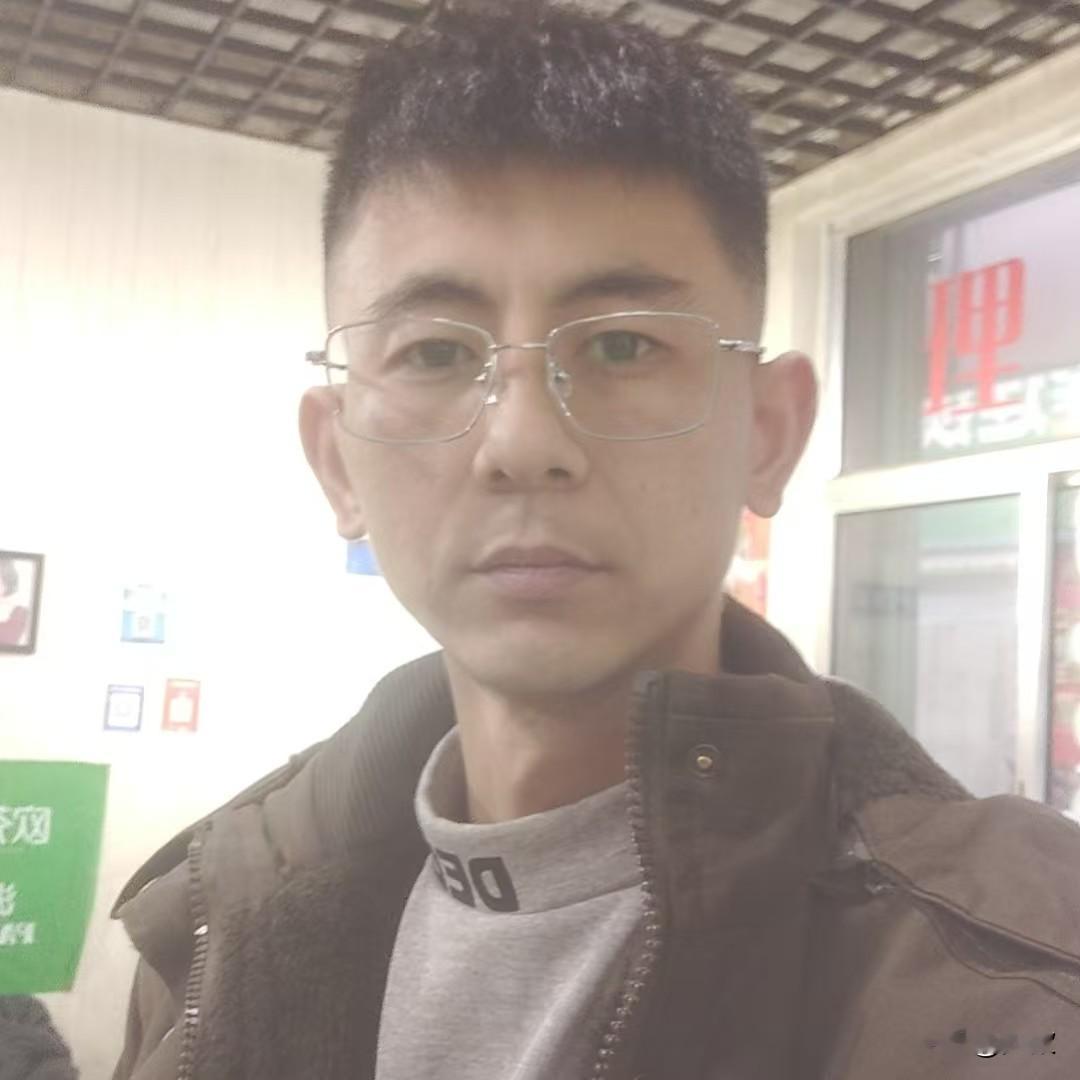 在等一个微胖的(80㎏) 个子高 胸大臀大的大龄少妇，本人未婚接受离异...