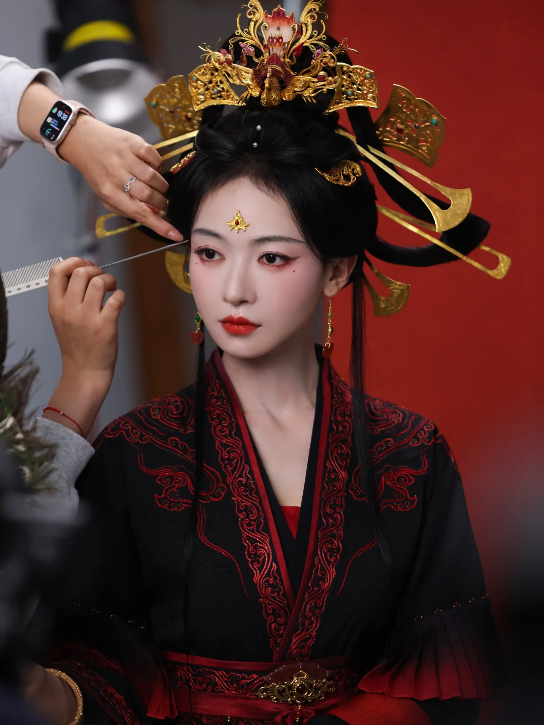 怪不得定妆定了四天