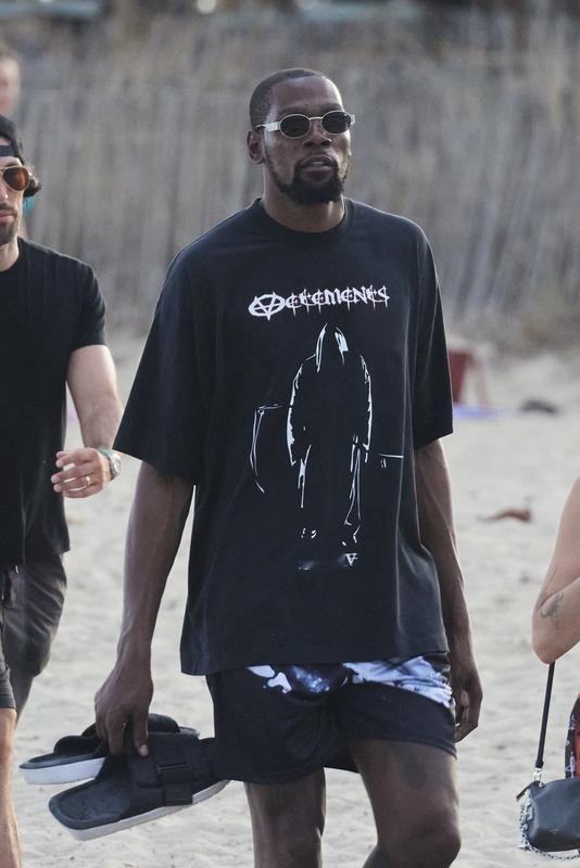 杜兰特在休斯顿的“剧本”可能已经杀青  G2强行复出拿23分，结果脚踝...