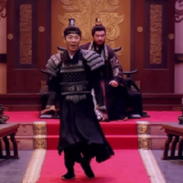 谁一天白天全妆高强度风吹日晒去玩，晚上还要间歇爬起来看球。<br />...