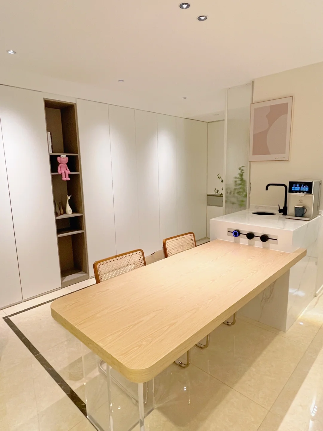 砸了一间卧室，花了2000➕，换来一个大岛台！