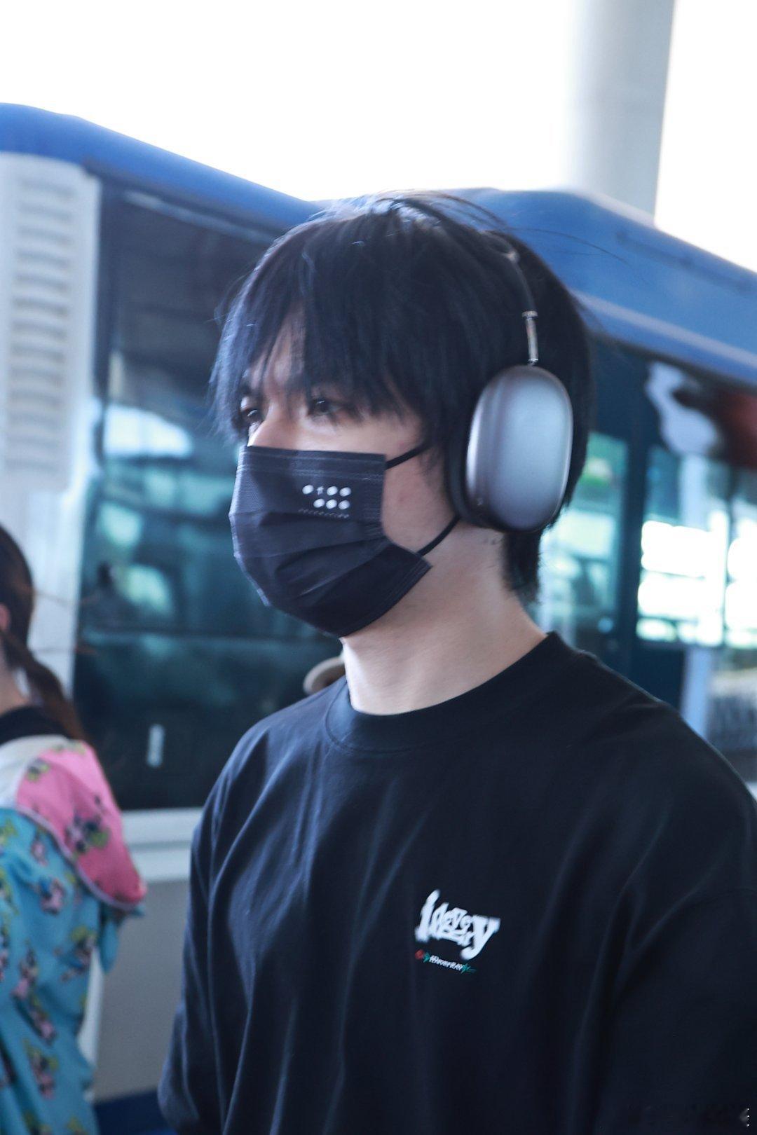 #张颜齐[超话]# 北京pek ​