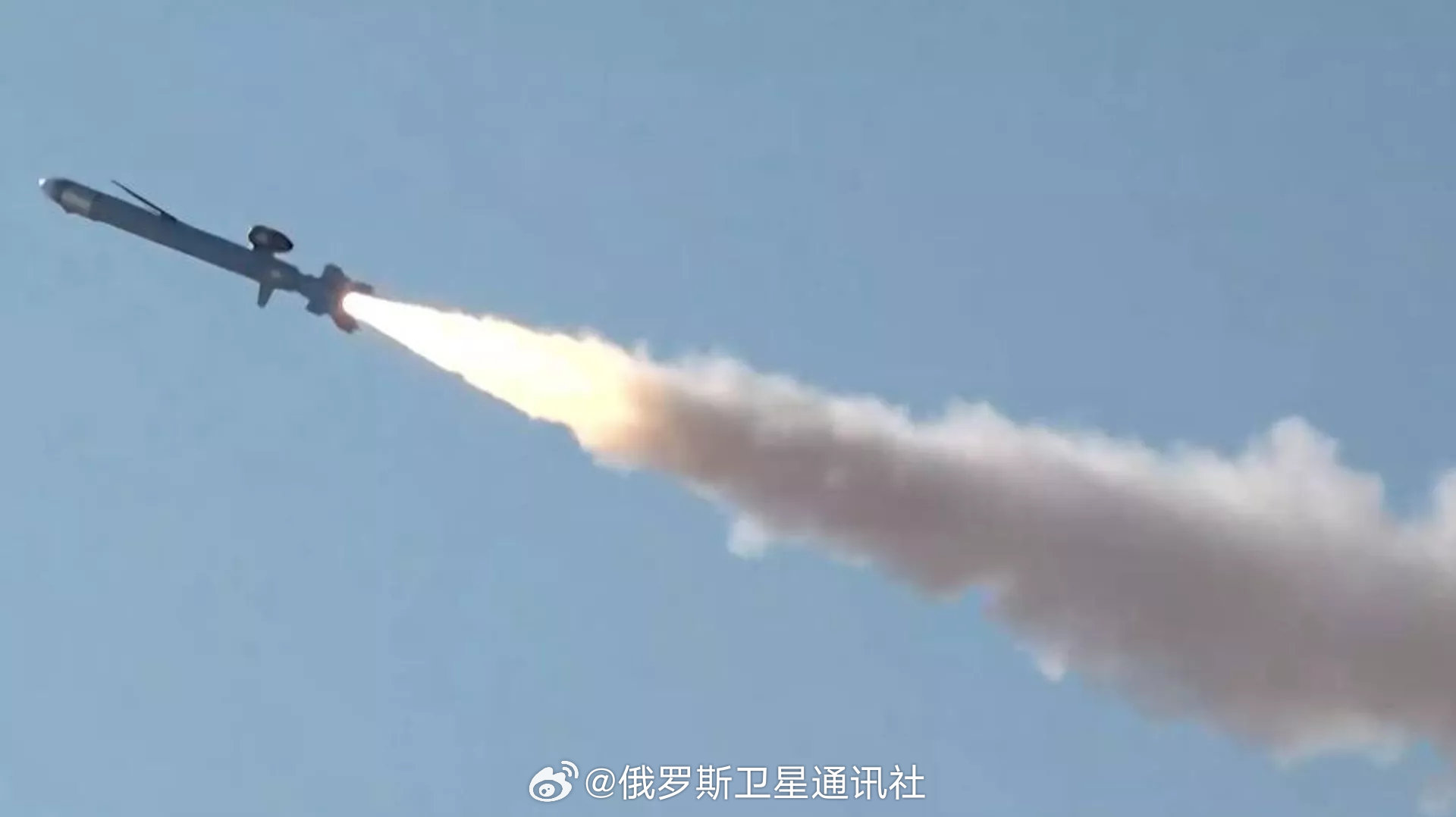 【#美中东情报设施遭伊朗重创#】西方媒体报道称：“伊朗的导弹和无人机攻击对美国在中东的情报站和监视设备造成了损害，其规模超过了美国情报部门以往所遭受的任何破坏。”据媒体数据，修复将耗资数十亿美元。 ​