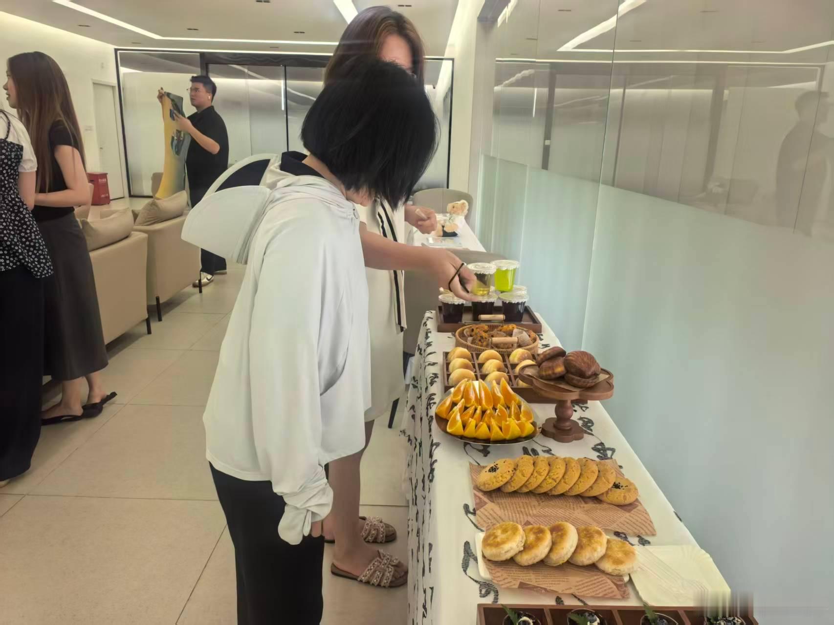 问界服务日｜以贴心守护每段出行旅程问界服务日暖心开启，为广大车主带来专...