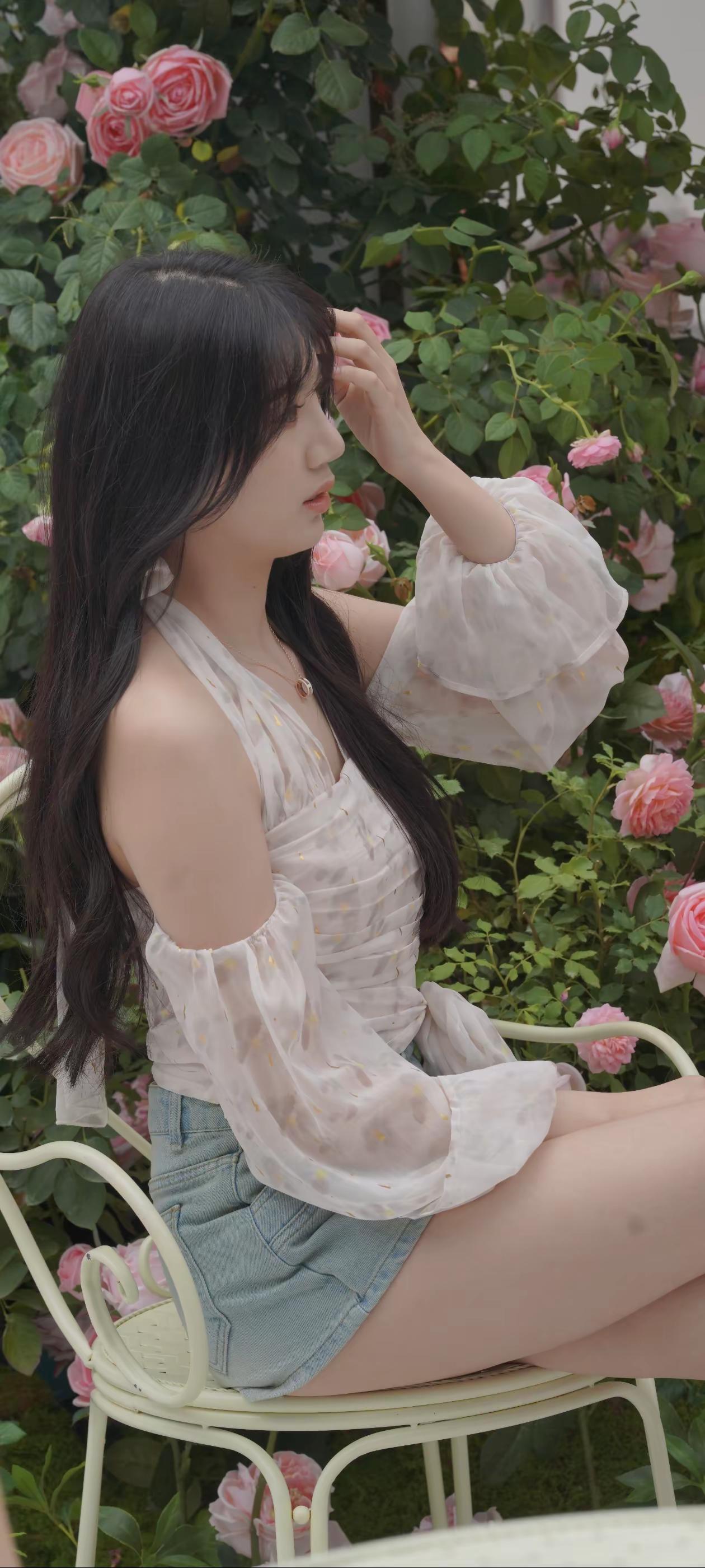 <p>清纯美女热裤 <!--{img:0}--><!--{img:1}...