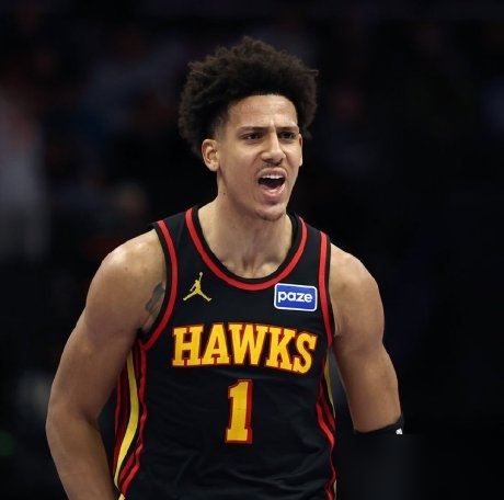 21分11板，杰伦·约翰逊末节只拿3分，一个空篮不进，老鹰105-10...