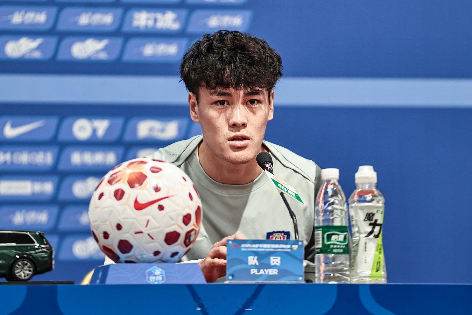 #天津津门虎[超话]#  
赛前踩场📸
期待明日的tifo
#天津津门虎vs辽宁铁人##中超联赛#  ​
