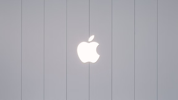 【Apple 将在爱达荷州开设一家全新的 Apple Store 零售店】
	
据 BoiseDev 审查的建筑许可证显示，Apple 计划在爱达荷州博伊西附近的露天购物中心 The Village at Meridian 开设一家 10411 平方英尺的全新零售店。
	
一位知情人士透露，Apple 计划于今年 9 月 iPhone 18 Pro 机型正式发售前开设这家全新的零售店。Apple 在爱达荷州的另一家零售店位于 Boise Towne Square。