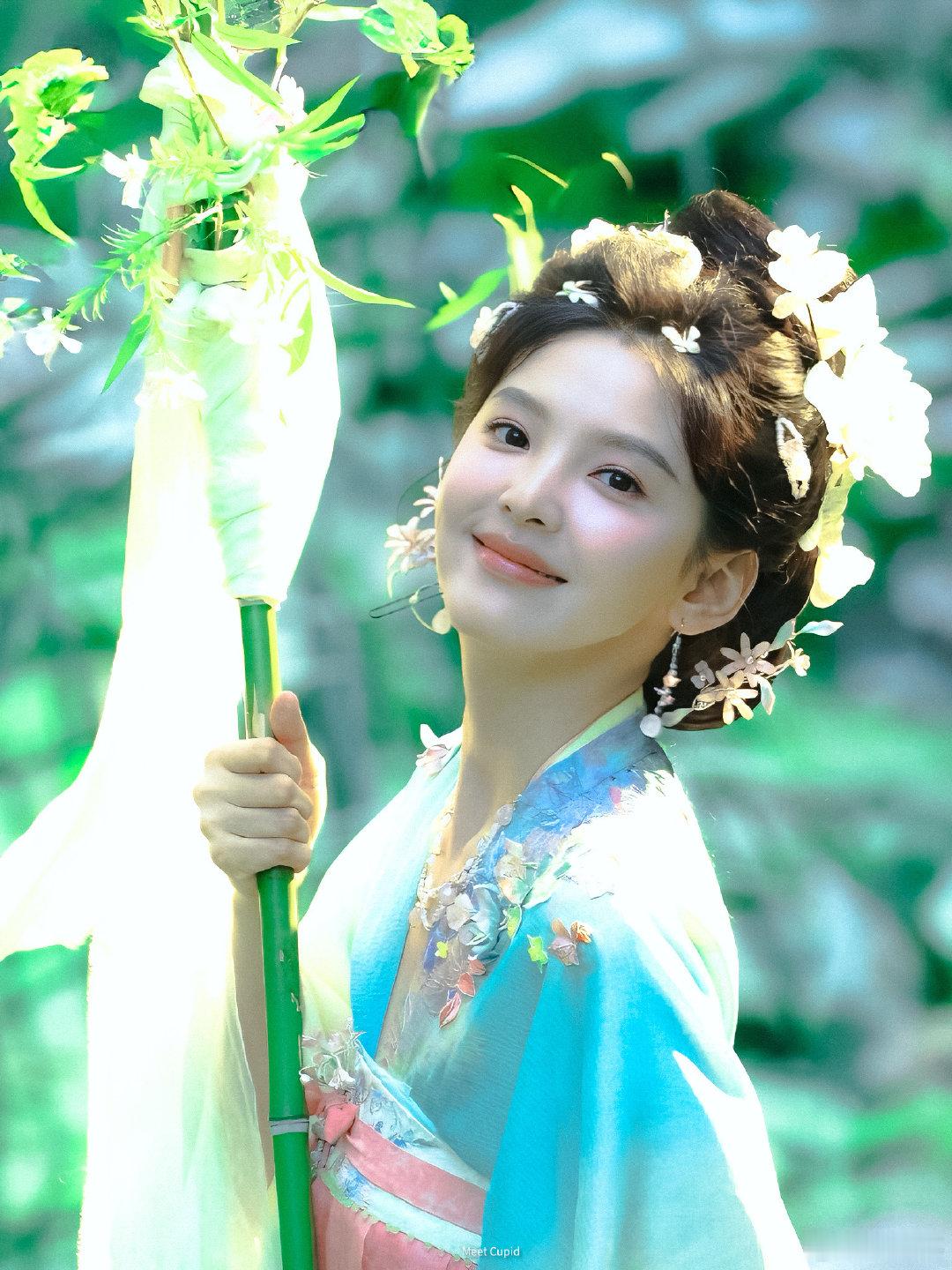 #章若楠[超话]##章若楠出道八周年快乐##章若楠颜值##甜度满分章若楠# Zrn ​