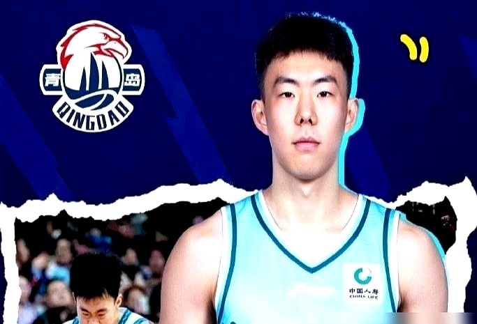 杨瀚森离队后，青岛男篮的引援计划直接按下了停止键。

球迷等了半天的大外援没来。三外援阵容敲定，大门一关，不买人了。

内线窟窿怎么填？主教练刘维伟决定自己动手刨。赵嘉义也走了，四号位的重担直接砸在了吕俊虎肩上。

刘指导晒出跟外援韦瑟斯庞的聊天记录。沟通顺畅，队伍心气儿没散。

就这套班底，关起门