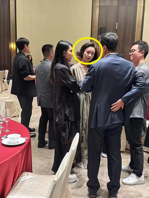 我的天呐...倪妮，现实中长这样？？
提起倪妮没有一个不夸的，简直就被倪妮的高级感拿捏的死死地！#倪妮 #女明星#倪妮好绝#每日穿搭