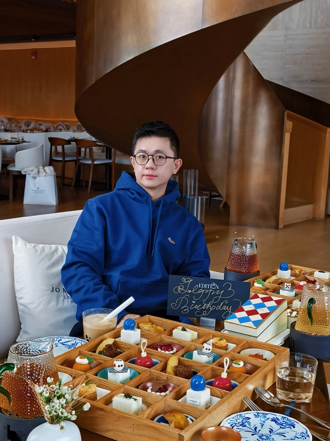 上海｜熟悉的27楼，不一样的祖马龙联名下午茶