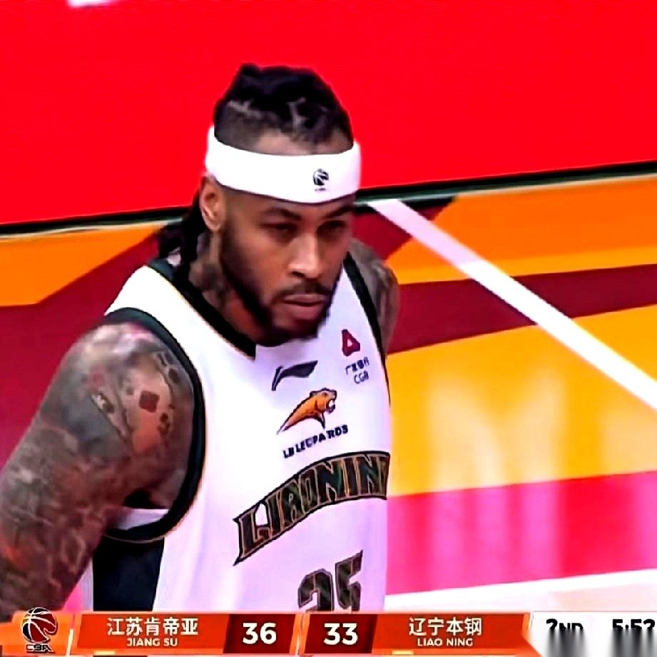 辽宁男篮对阵江苏这赛场上，外教乌戈的一次“变脸”，让全场气氛瞬间降到了...