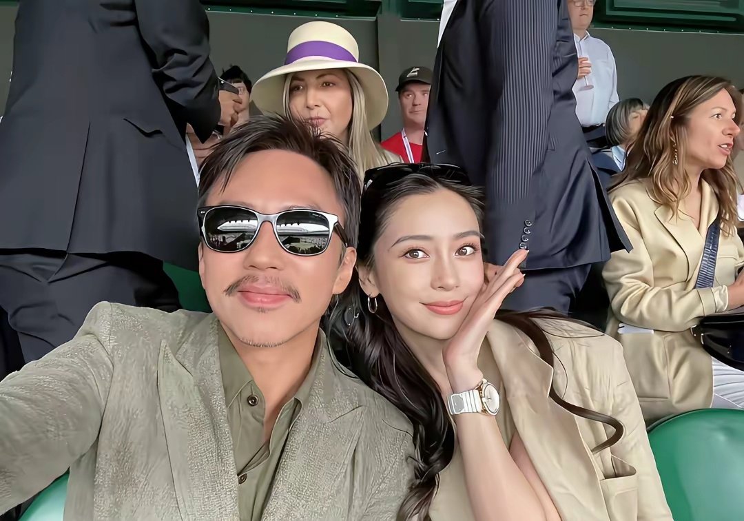 就这一张照片，全网替黄晓明酸起来了！换你是他，看到这一幕心里能好受吗？ ​