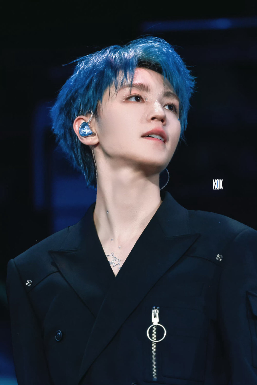 #王俊凯[超话]#【hu】 wjk#王俊凯大麦首次预售9916张# wjk#王俊凯921票价座位都变少了# wjk#王俊凯贵阳站的座位图#wjk #王俊凯当潮汐漫溢巡回演唱会# 

“我喜欢蓝色，对我有很大的意义”

​