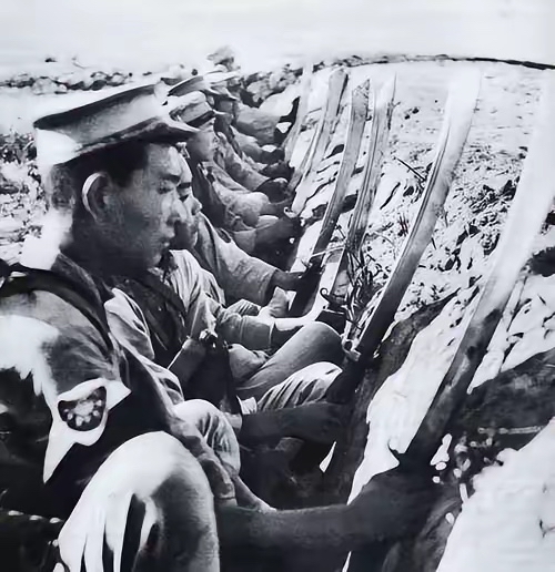 1943年，国军曾与制造南京大屠杀的两个日军主力部队交锋，双方在湖北石...