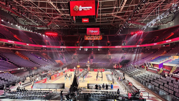 第一现场返图~喵扎特闪现FIBA洲际杯开幕式