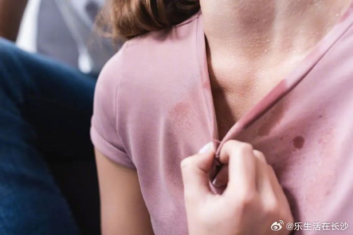【 但出汗太多会损失大量水分，同时钾、钠、钙、镁等离子也可能丢失过多...
