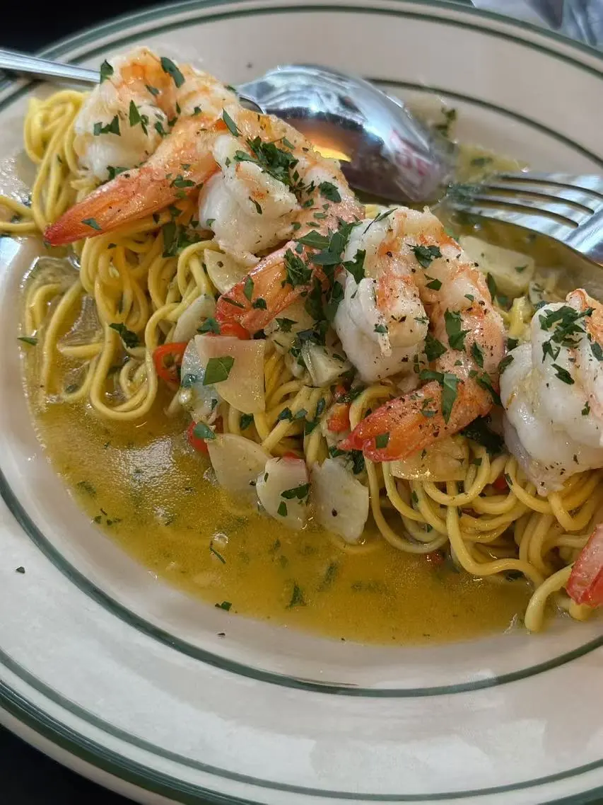 来比比谁的海鲜泡面更实在🤭