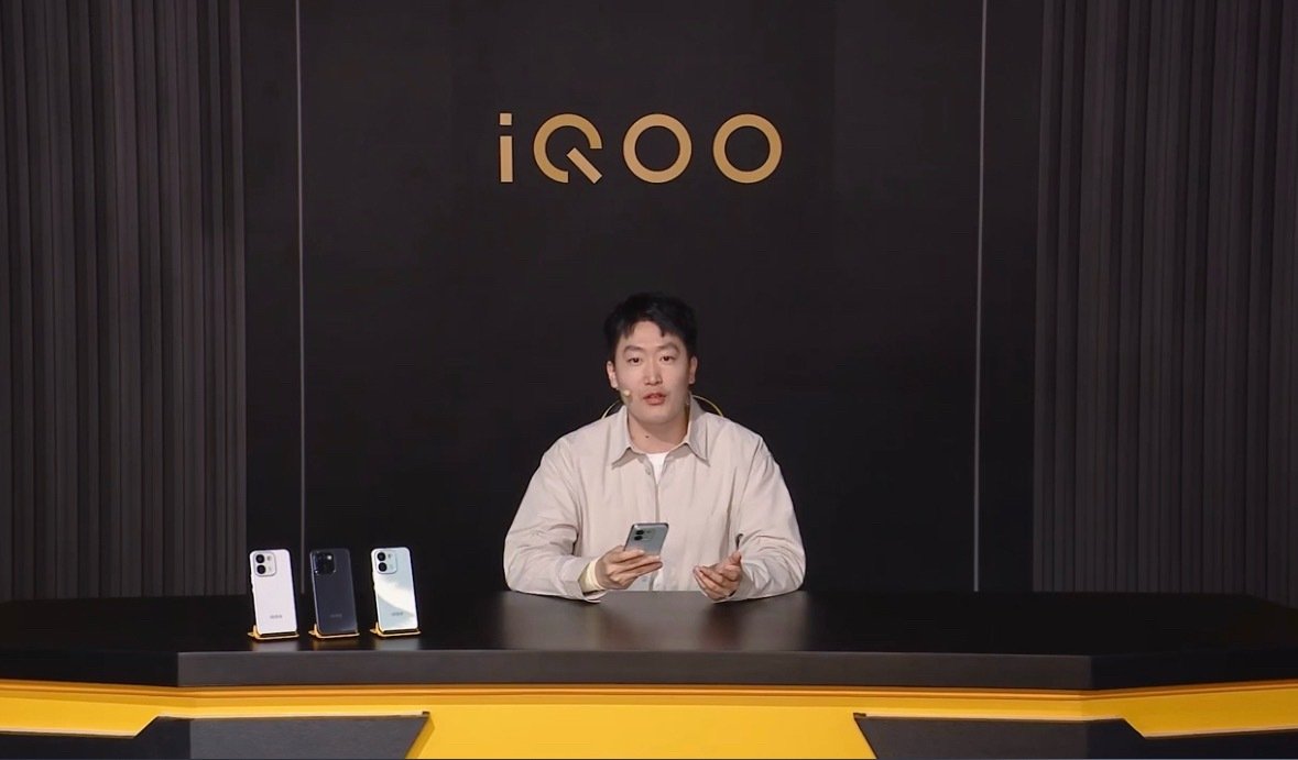 这次iQOO的发布会还找了管泽元去解说。
看下来效果还挺好的。
真的记住了 iQOO Neo11 至尊版帧率稳、触控准、视效佳、信号强、续航久这几个优点，堪称开黑神器。
#管泽元解说iQOO发布会# ​