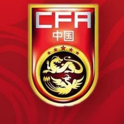2比0赢了中亚劲旅，球迷却连呼不敢信，这国足的操作绝了。
9月10号的大连，U23国足亚运队踢乌兹别克斯坦。靠着老队长吴曦和小将蒯纪闻，咱们2比0拿下了比赛。
赢球本是好事，但这比赛偏偏搞了个全封闭。没直播，没转播画面，甚至连控球率、射门次数这些基本数据，官方统统没发。
拉着吴曦、张玉宁这几个