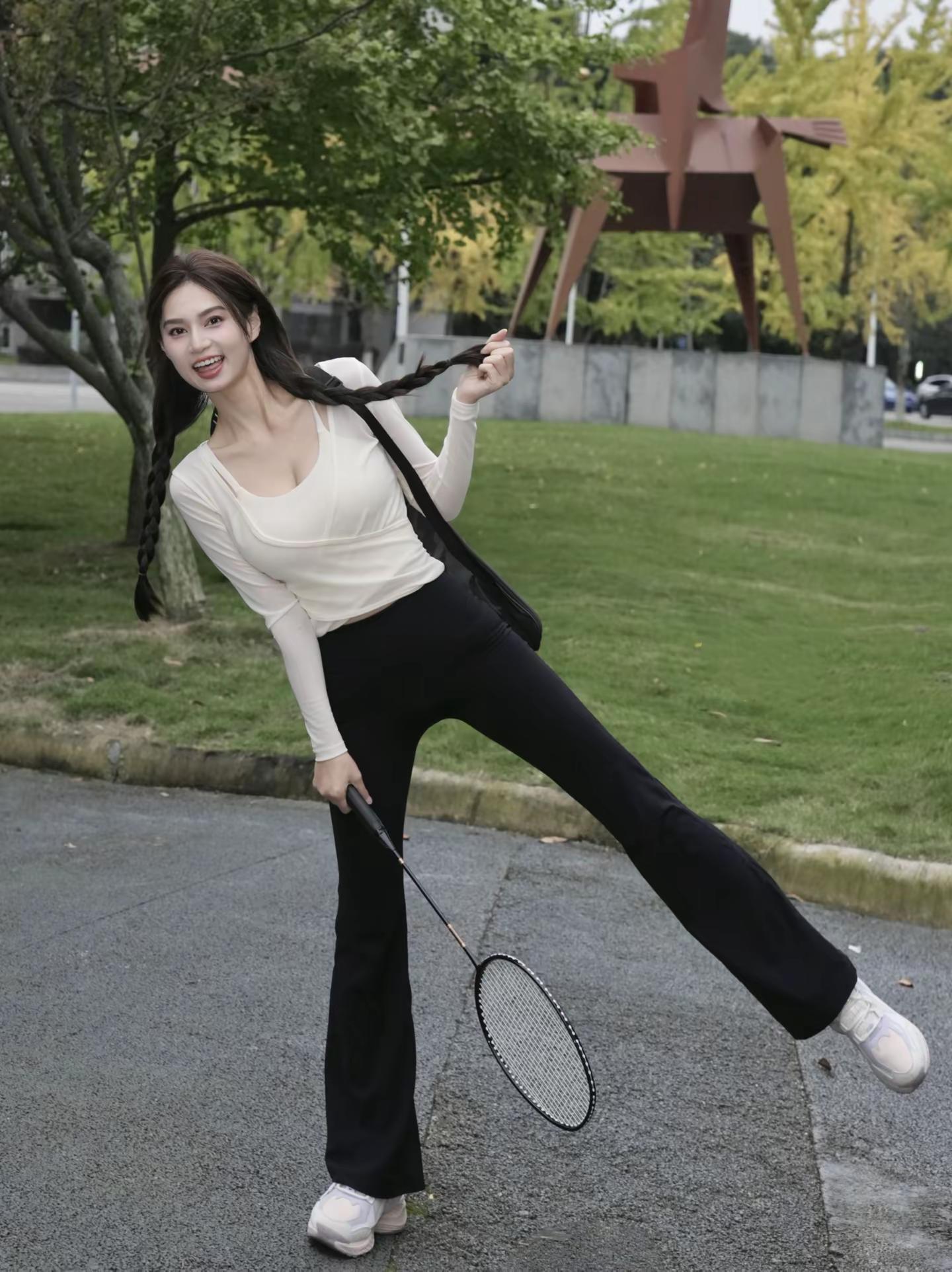 嘿朋友 和我一起打羽毛球🏸️么