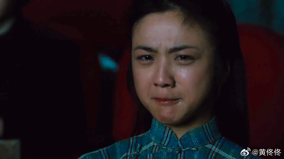 王佳芝看到易先生送他30克拉的大钻戒，马上想“这个人是真爱我的”，孙割一看到景小姐问他要5千万美元，马上通过龙虾知道了，“她不爱我”
只能说男女在决定性瞬间给不给钱这件事情上有着惊人的共识，孙割的问题在于，原本就是拿钱砸的白月光，关键时刻又被爱字困住了，这不是给自己找难受吗？舍不得钱 ​