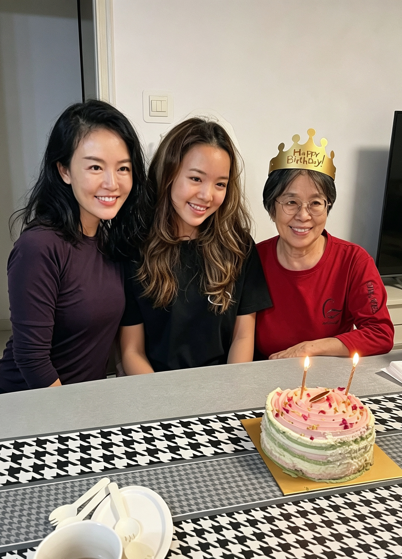 今晚是妈妈生日，中秋佳节，还有亚运会女子100米决赛🌝 ​​​