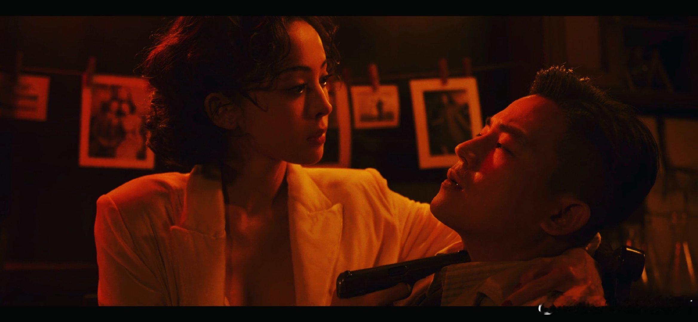 #娜扎[超话]# 金宝是财神 这镜头迷死人啊 张曼玉的接班人来了哈哈哈哈 #醒来##娜扎# ​