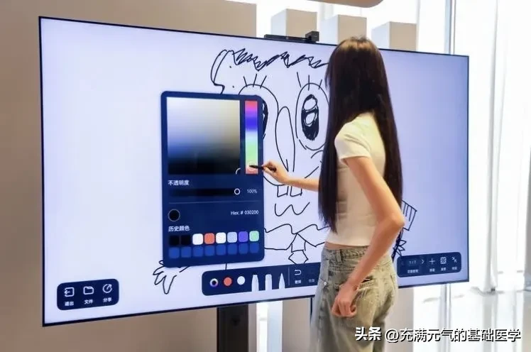 外甥今年成功被西北工业大学录取，专业学习对笔记本电脑有硬性要求，方便日常课程、实验与资料查阅。家里为他配齐华为笔记本与华为手机，依托鸿蒙生态，两台设备互联互通。华为小艺，是依托鸿蒙系统打造的AI智慧助手（智能体），搭载盘古大模型，可在华为手机、平板、电脑、智慧屏、鸿蒙智行汽车等全系列鸿蒙设备运行，唤