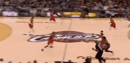 血赚！骑士签约哈登封神。不得不佩服哈登的顶级视野与妙传！骑士这笔交易简...