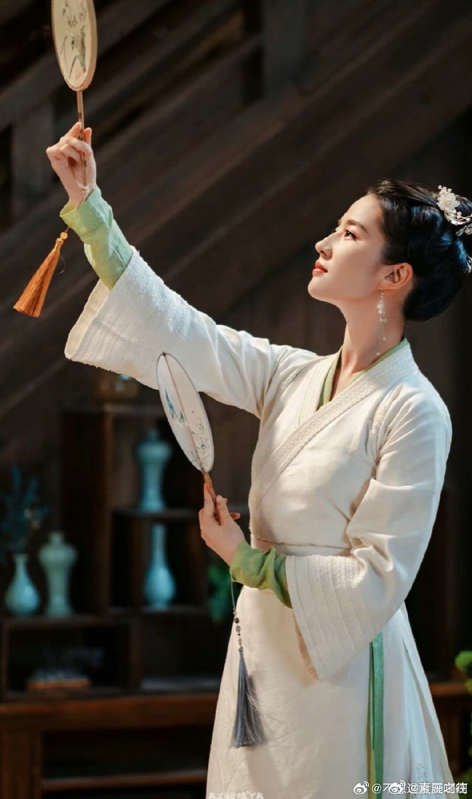 #顾盼生辉[超话]#                                                               
顾盼生辉 顾盼长辉 顾盼永辉
#期待刘亦菲陈晓二搭# 
顾盼今天二搭了吗？没有？那我明天再来哦。今天是我期盼打卡553天。这俩咋看都是天生一对！自带结界自带沉迷系统，让人念念不忘。我的cp怎么都配，各种登对也是神 ​