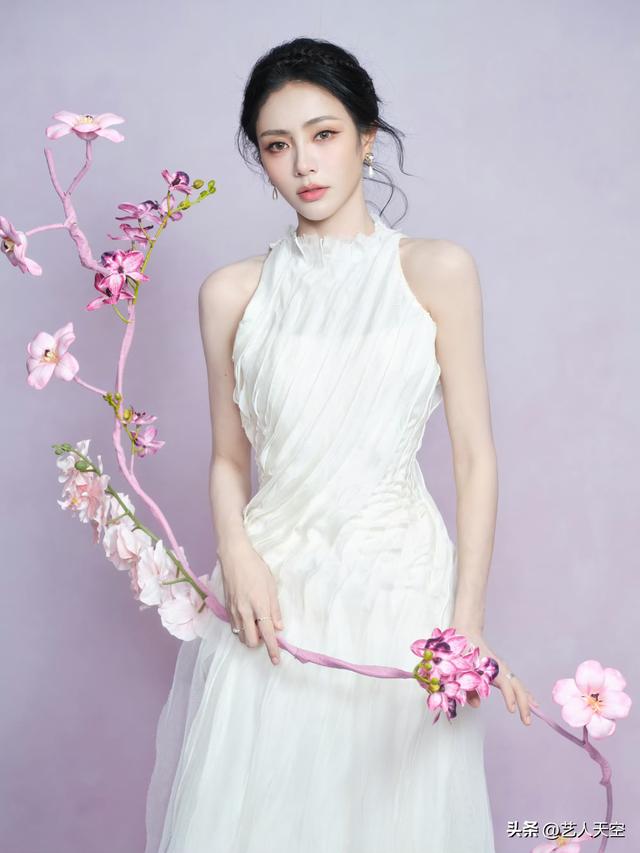 谢可寅美照