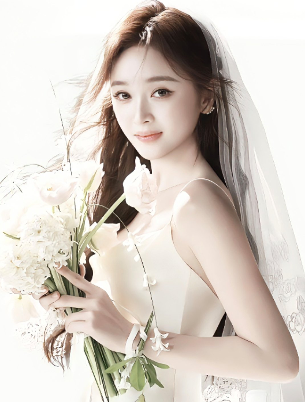 好喜欢这几张品牌图
吴宣仪仿佛在和我结婚诶👰 ​
