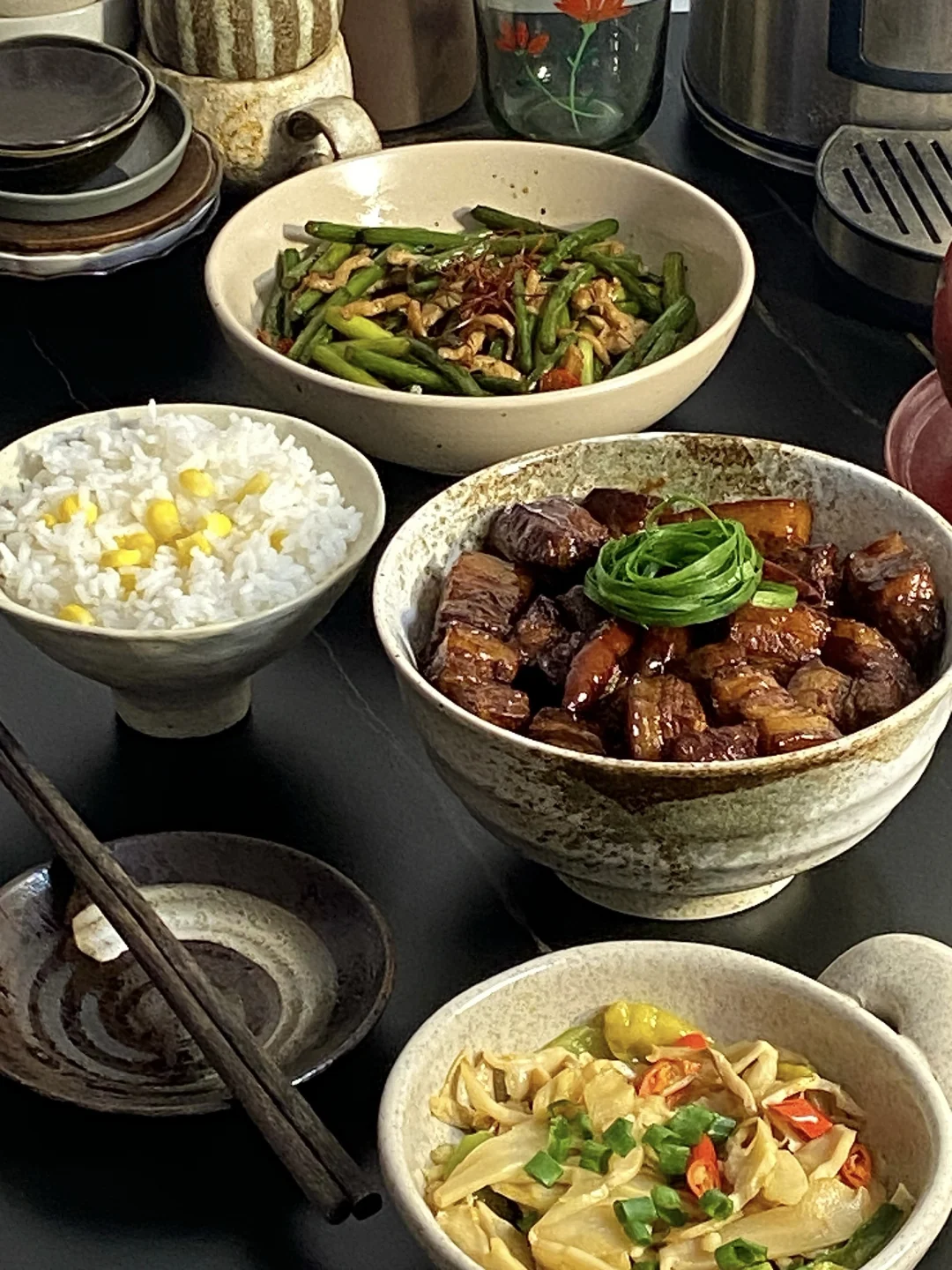 今日菜谱📜红烧肉  蒜苔炒肉丝 酸辣笋片🥢
