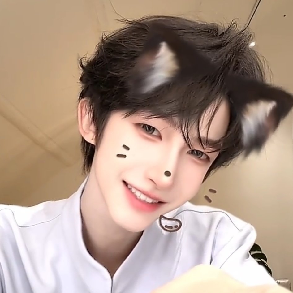 #刘宇廿六驭梦山河# [蛋糕]#刘宇0824生日快乐# 传说中为鲨鲨豪掷千金的刘总这么可爱的嘛[爱慕]​
