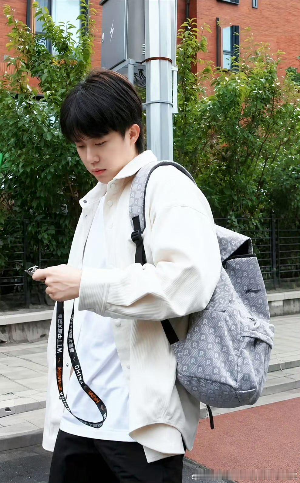 自带少年气，鲜活又明亮，这就是青春最好的样子#王楚钦##狮友会[超话]# ​