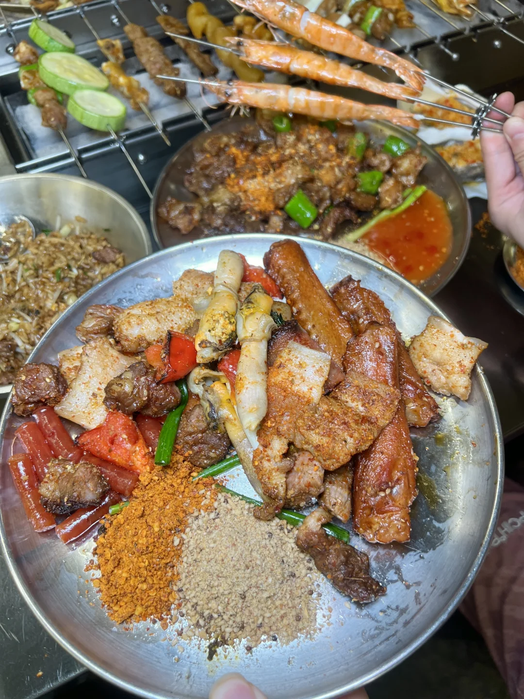 就说！这家炭火烧烤！香不香？