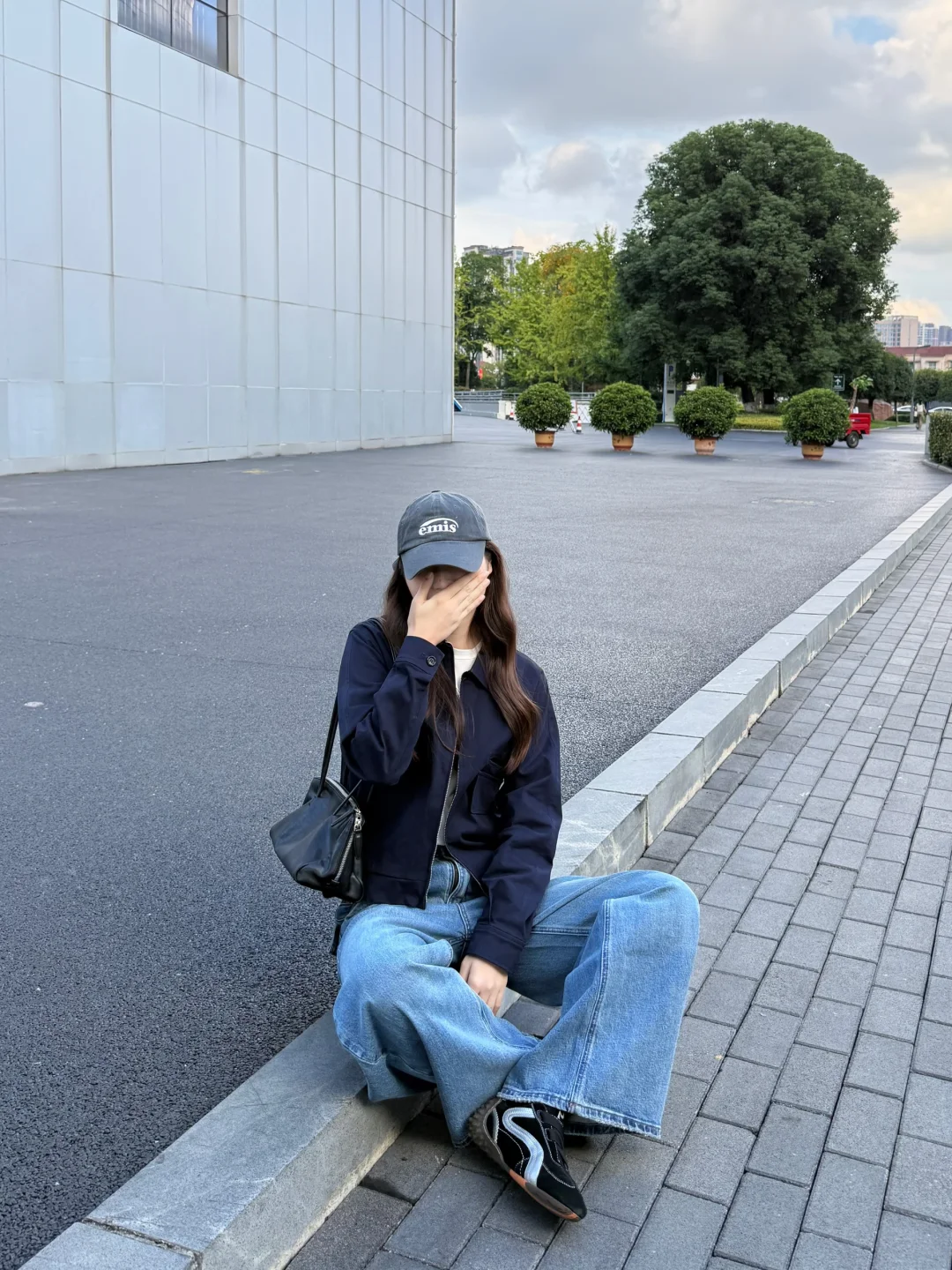 入秋夹克+牛仔的简单随性