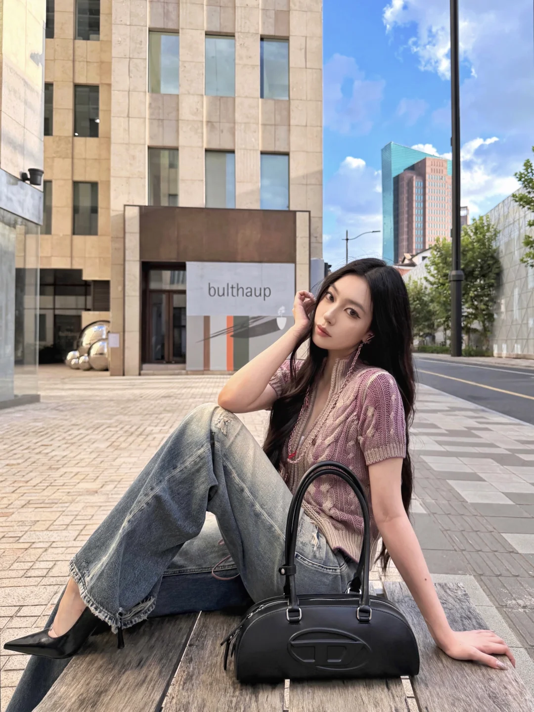 Wander the city with my playlist 🎧