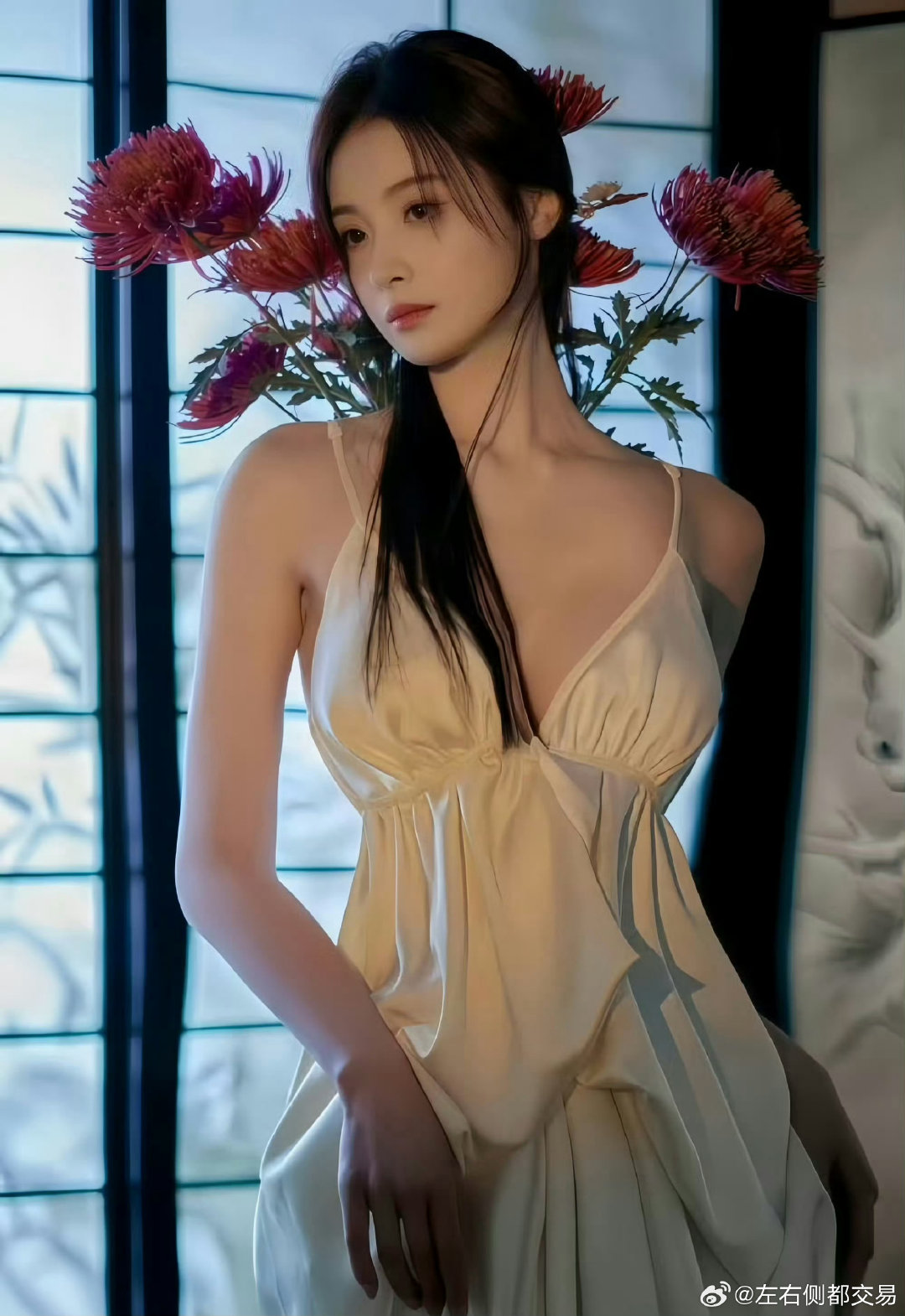 #被快递员看光女子称不处理将起诉#挺嚣张啊，有没有视频，佐证一下她的言语！这个很重要的！ ​