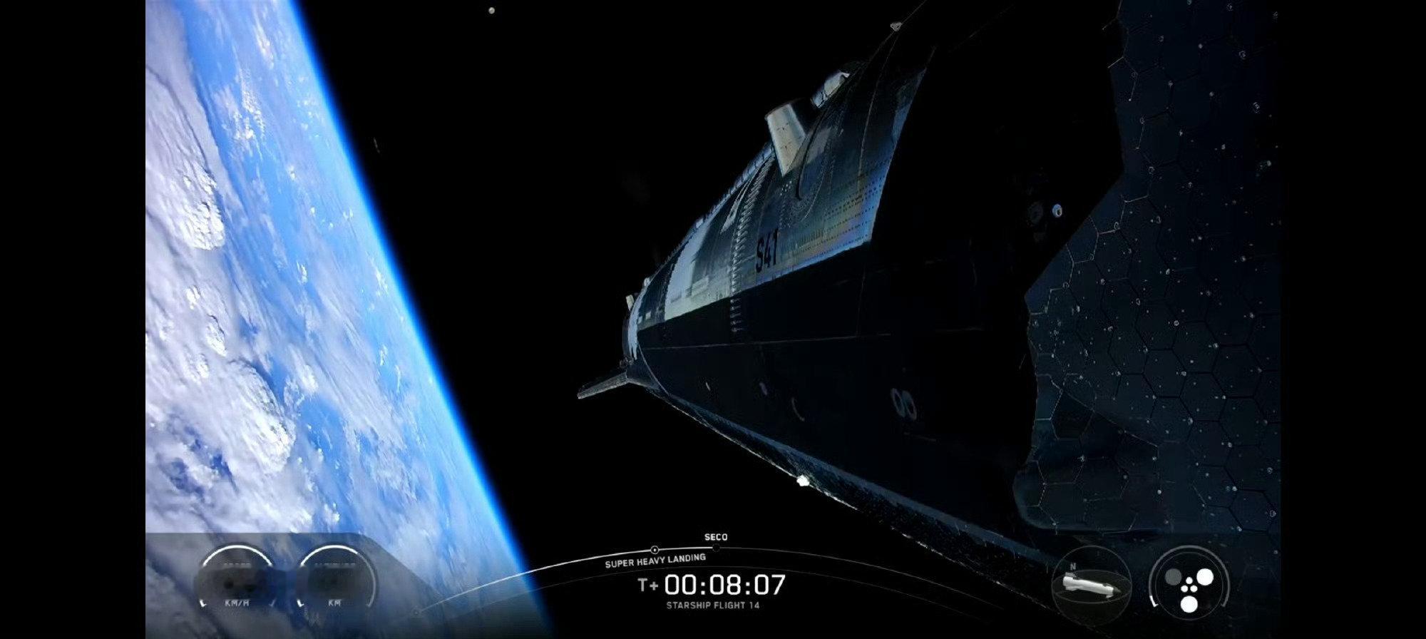 【#马斯克# SpaceX#航天# 星舰第14次飞行过程中，一台真空发动机出现故障，任务团队经评估后，继续尝试入轨。 ​​​】 ​