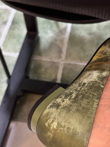 以前钟情于增高鞋<br />现在很爱单鞋，甚至可以平底<br />每每...