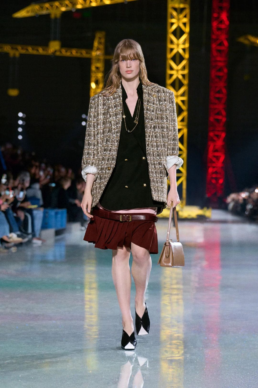品牌形象大使周迅出席第51届多伦多国际电影节

服装来自Chanel2026秋冬系列 ​