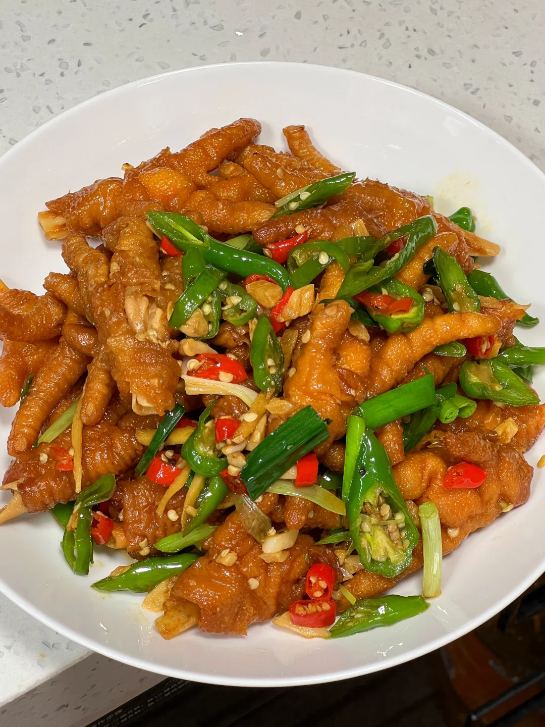 虎皮鸡爪这样做！好吃到想舔盘！！