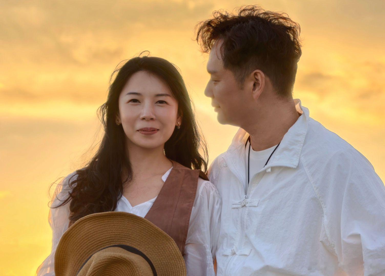 旅行是记录青春最好的方式
把温柔的黄昏、山野的晚风、路上自在的瞬间全部定格。
和身边的人一起奔赴远方，不用刻意追赶行程，在高原吹风，在花田停留。
时光会走远，但镜头留住了此刻鲜活的我们，这便是青春最珍贵的纪念。#旅想 jiang##理想汽车[超话]##理想l9livis#  ​
