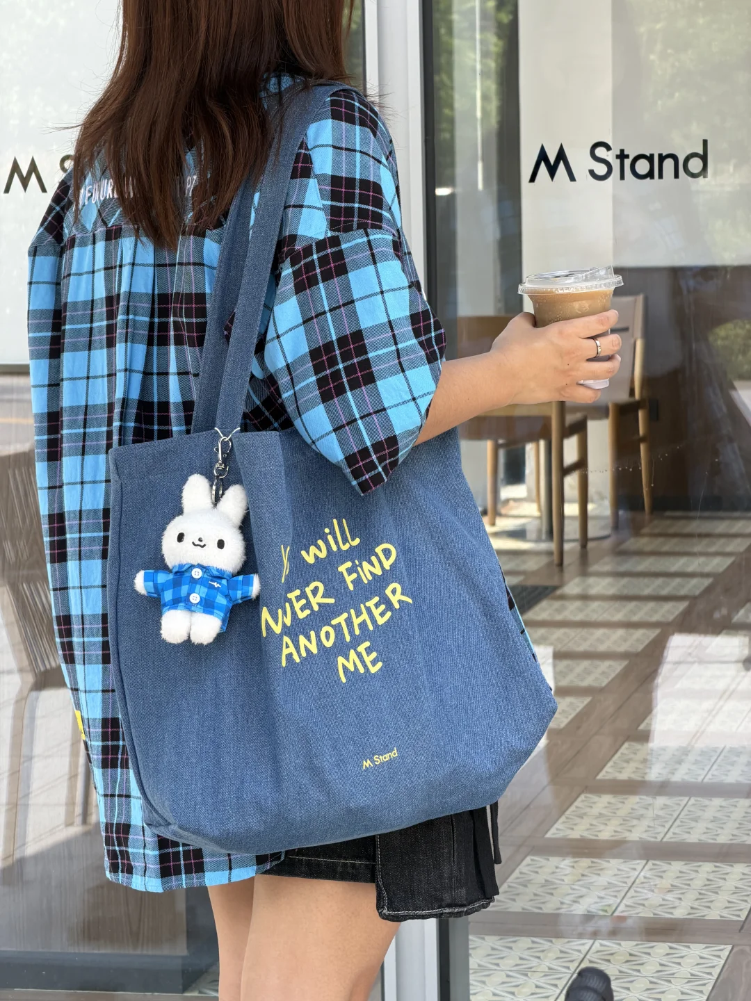 我就这样！！背着M Stand新鸡蛋！到处乱窜！