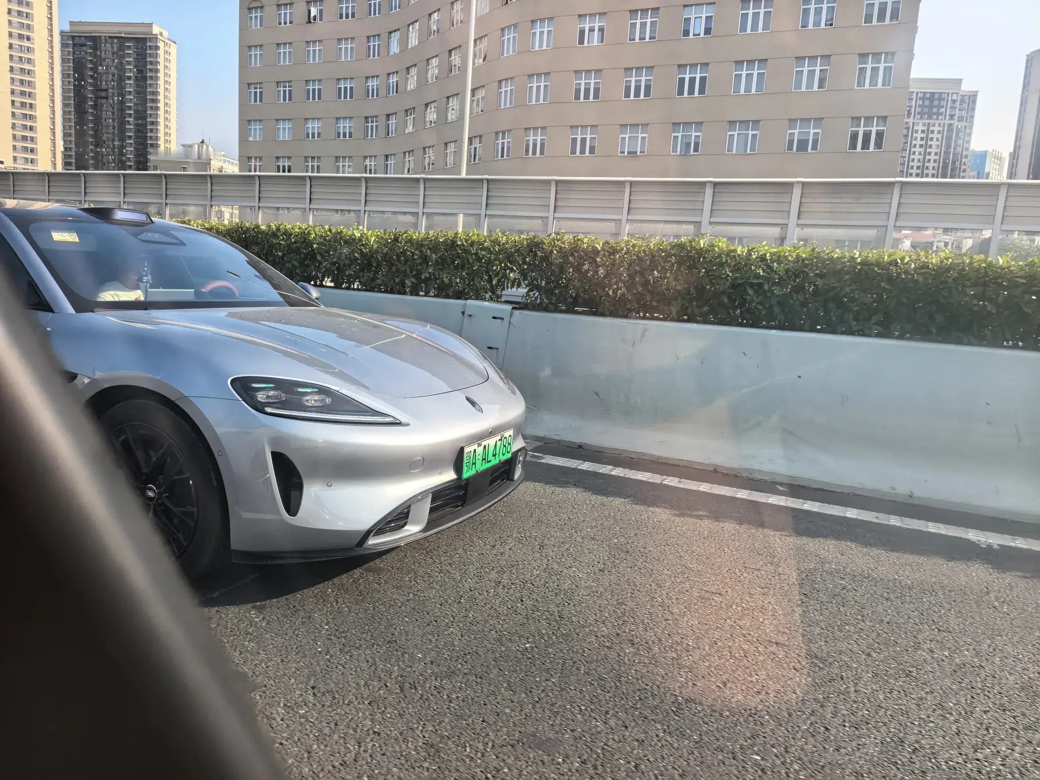 偶遇尚界Z7，网上都说不好，现实中谁不想来一辆，开尚界，做人上人！尚界